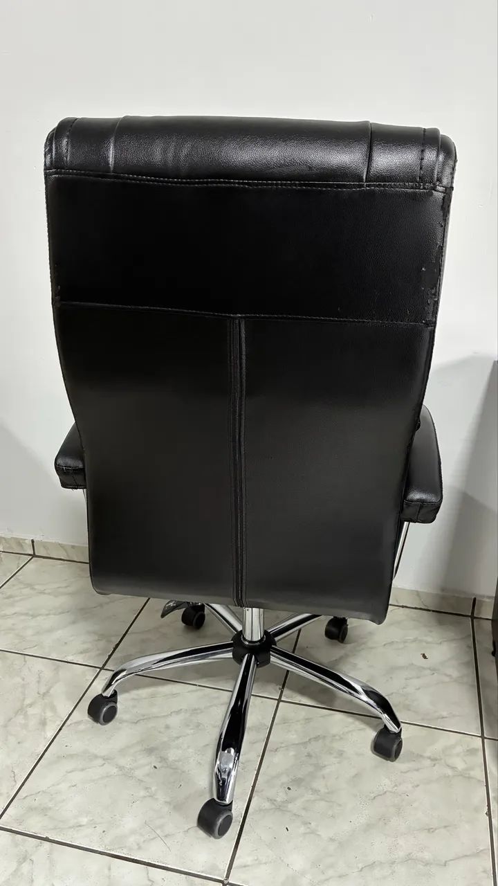 Cadeira Presidente Acolchoada - Foto 4