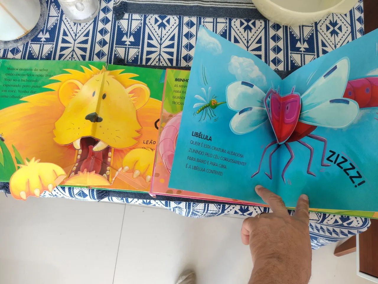 2 livros infantis 3D  - Foto 2