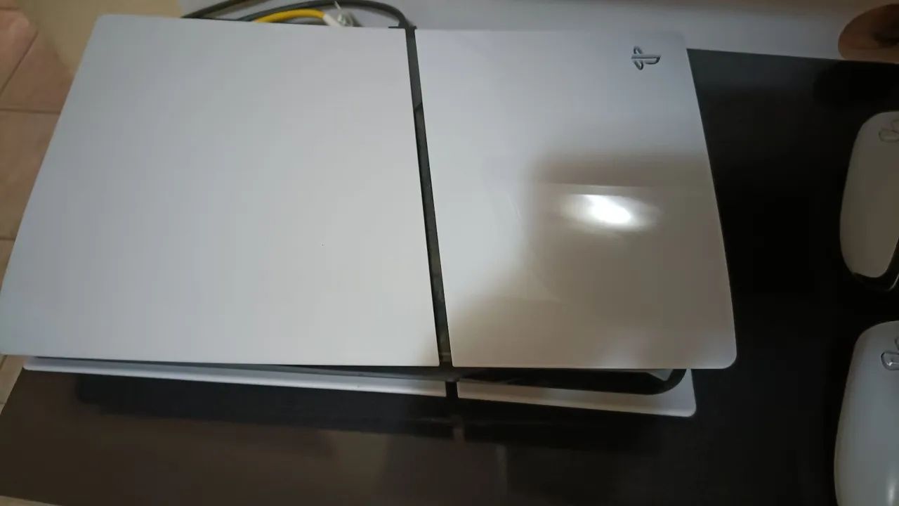 PS5 slim 1 terá com 2 controles e caixa e nota fiscal  - Foto 3