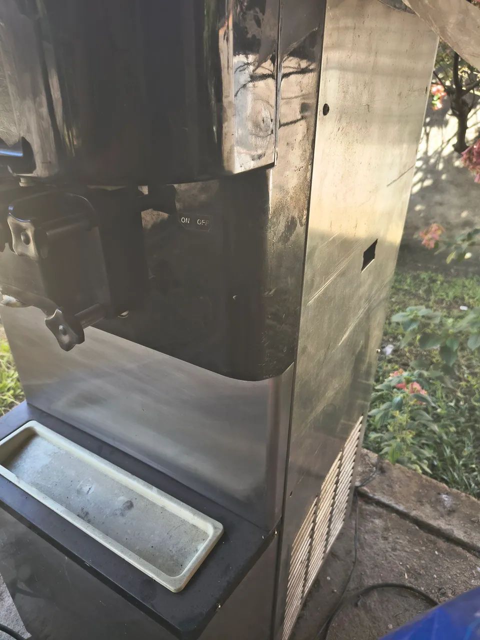 Vendo máquina de sorvete profissional  - Foto 3