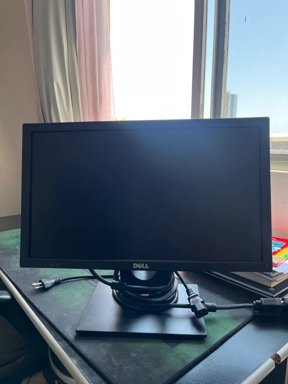 Monitor Dell E1916hf