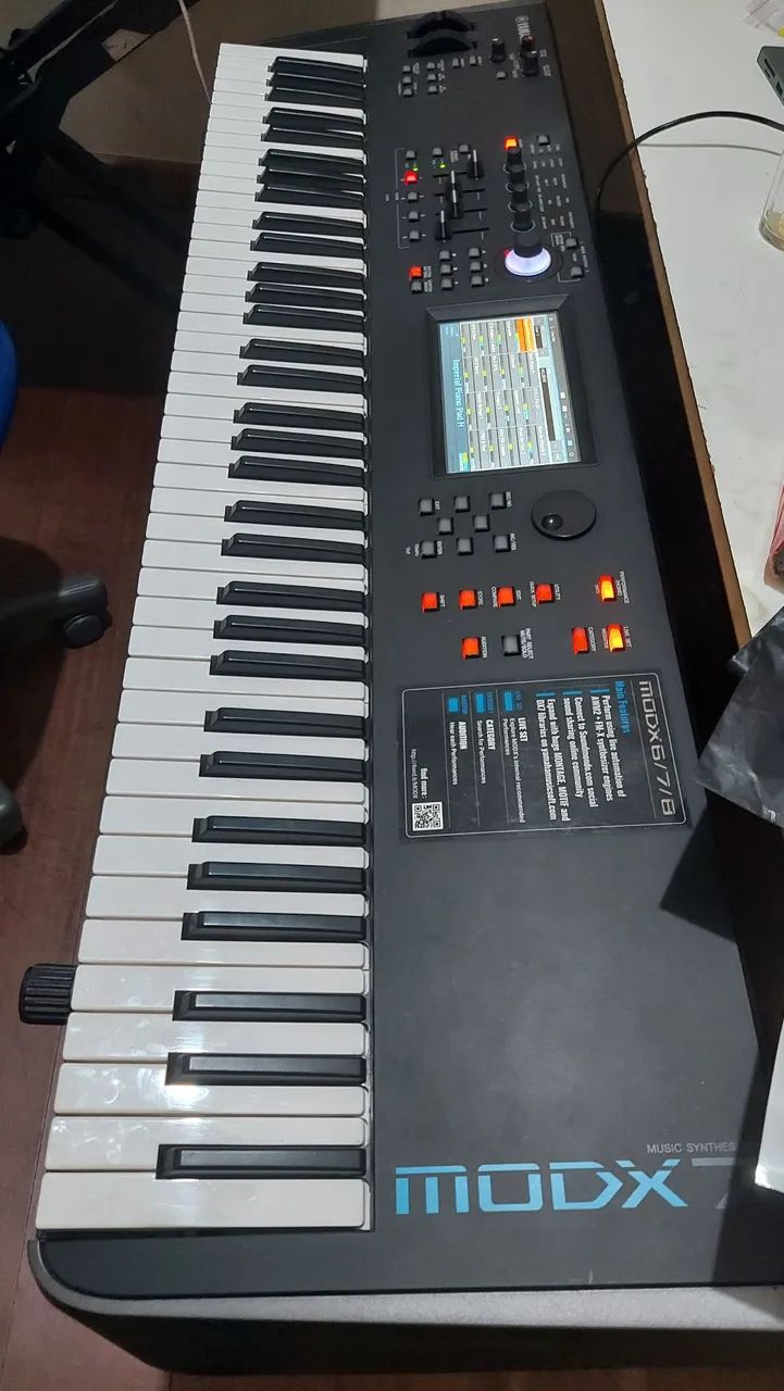 Yamaha MODX7 - Foto 4