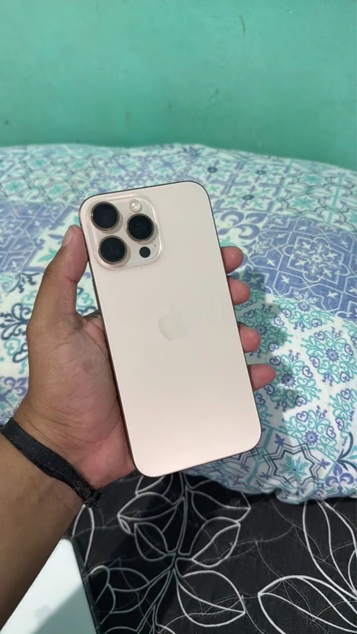 iPhone 16 pro max - Foto 2