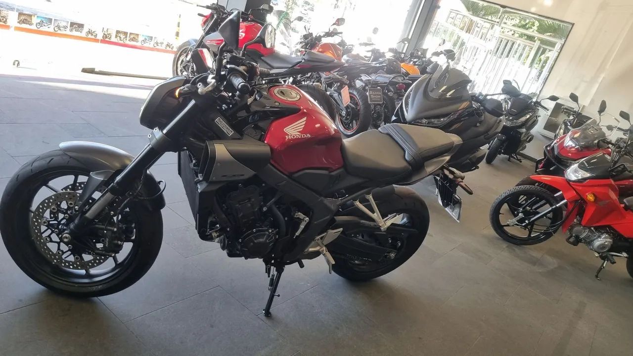CB 650R E-CLUTCH 2026 - Foto 4