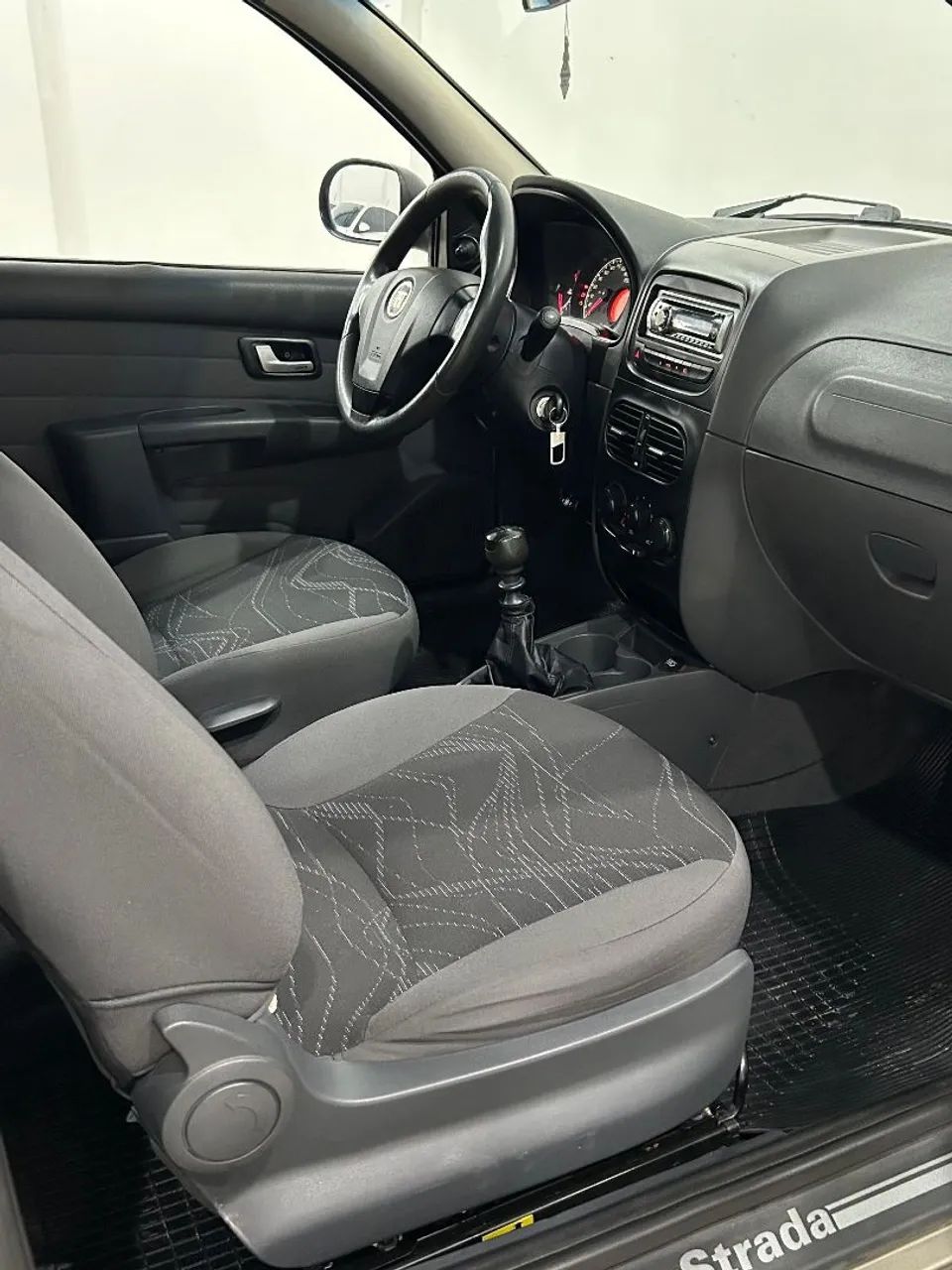 Fiat Strada Working 1.4 MPI Fire Flex 8V CD 2014 - Foto 4