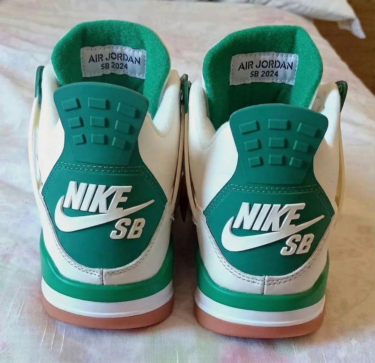 Nike SB x Air Jordan 4 