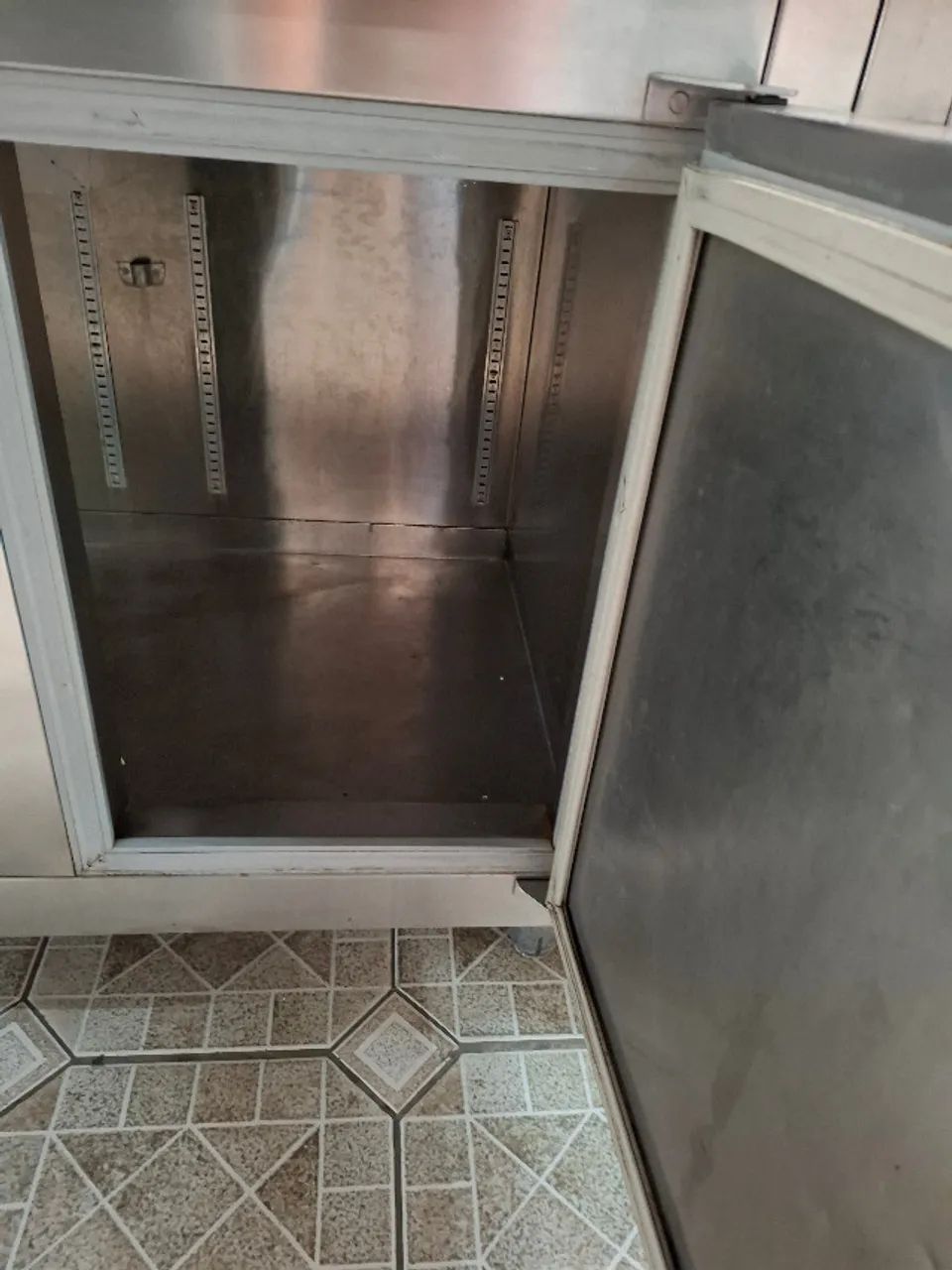 Balcão refrigerado inox dentro e fora Usado - Foto 2