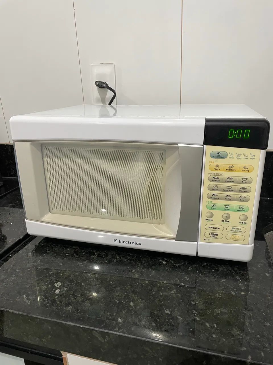 Microondas Eletrolux 21 Litros perfeito estado