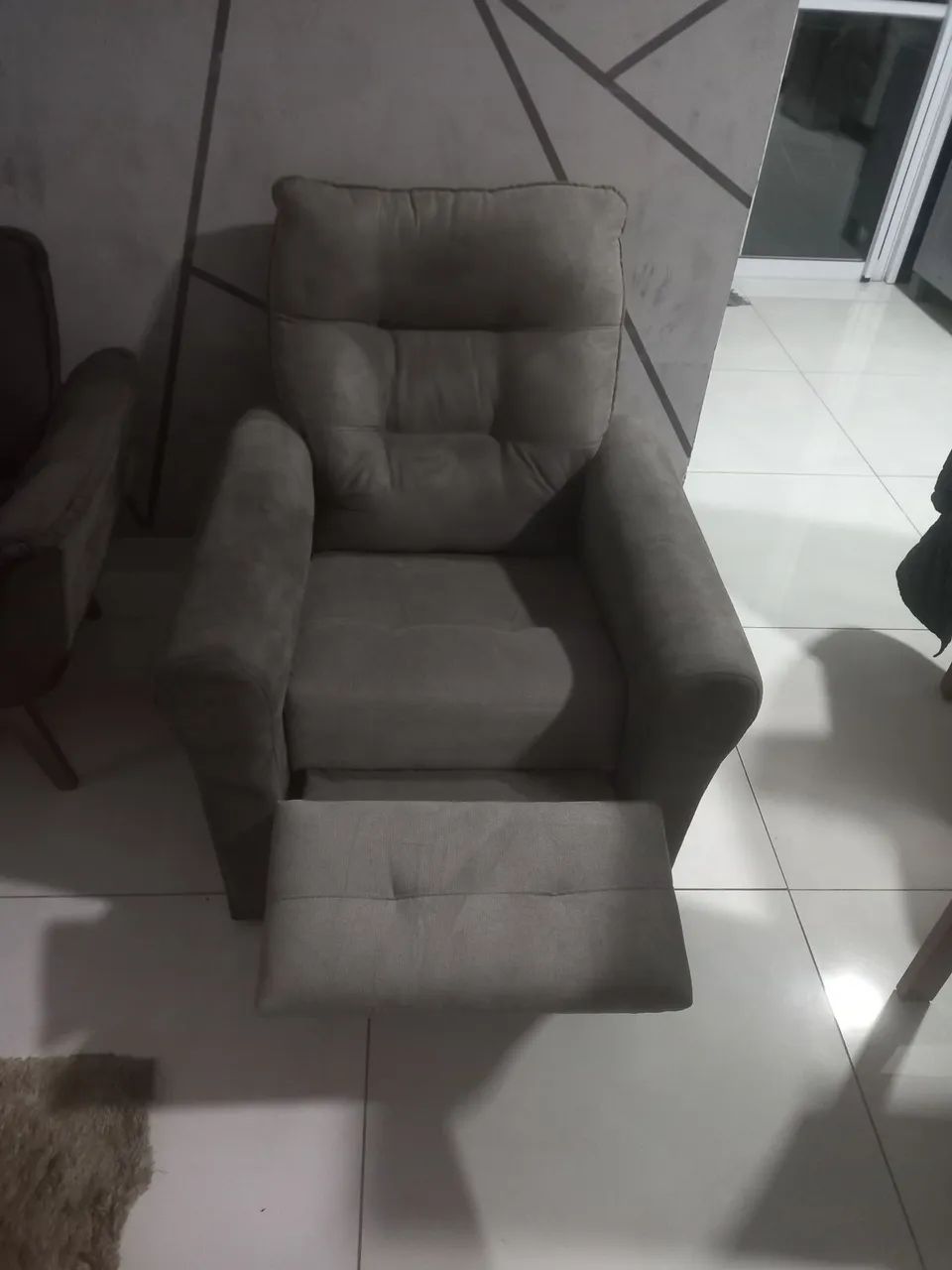 Vendo poltrona retrátil no estado de Nova. - Foto 3
