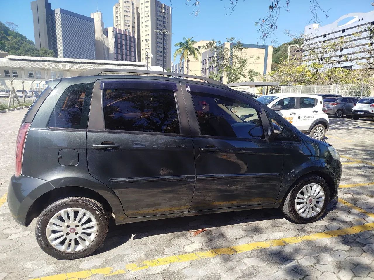 Fiat Idea Attractive 1.4 Fire Flex 8V 5P 2013 - Foto 4