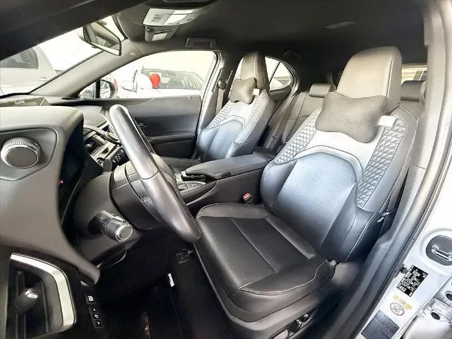 Lexus UX-250h Dynamic 2.0 16V Aut.(hybrid), foto 5 de 16
