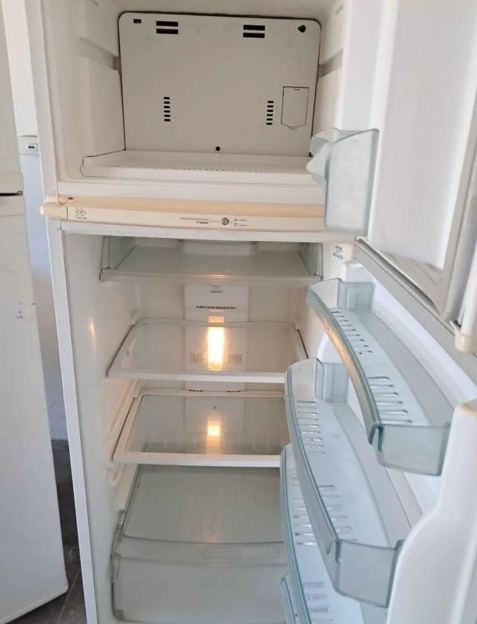 Vendo geladeira 