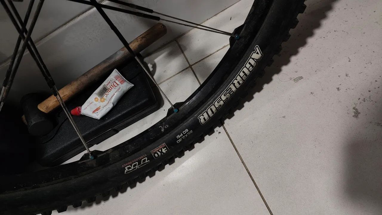 Pneu Maxxis Aggressor 26x2.30 - Foto 3