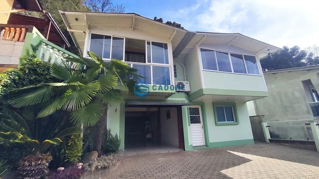 CASA TRÊS DORMITÓRIOS GALÓPOLIS