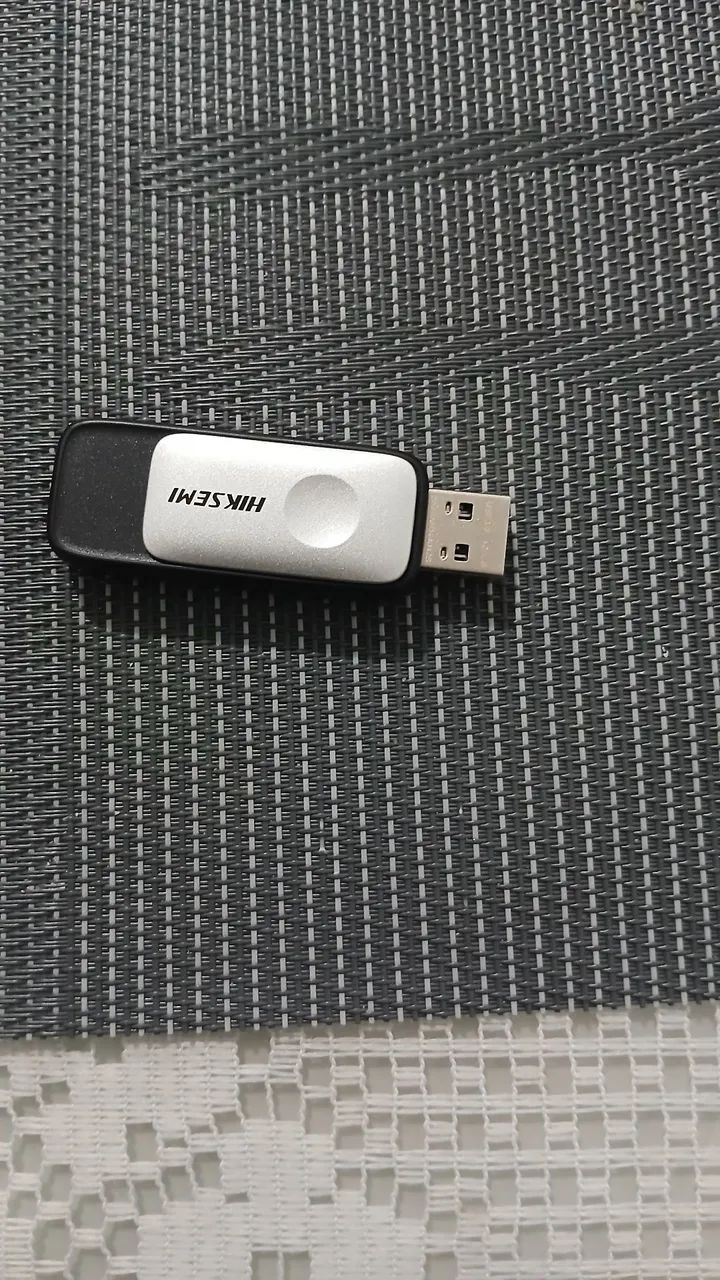 Pendrive de 128 gigas com jogos