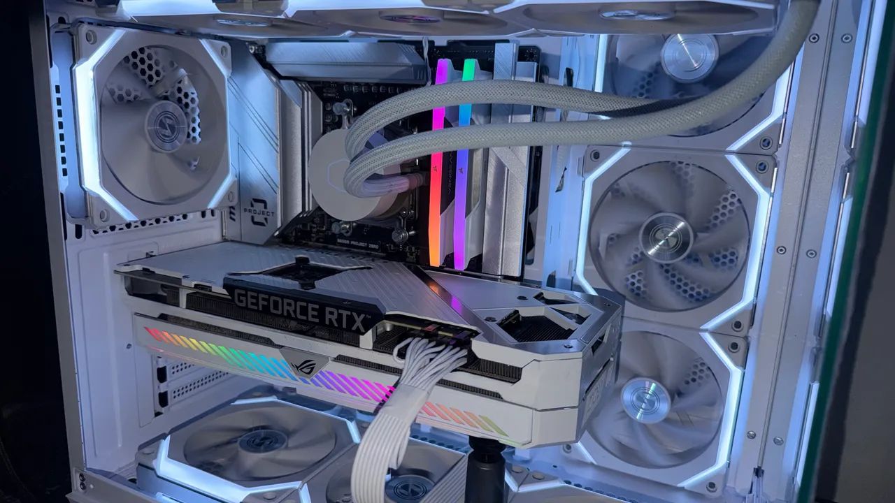 Placa de Vídeo ASUS ROGSTRIX RTX 3070 OC 8GG - White Edition - Foto 3