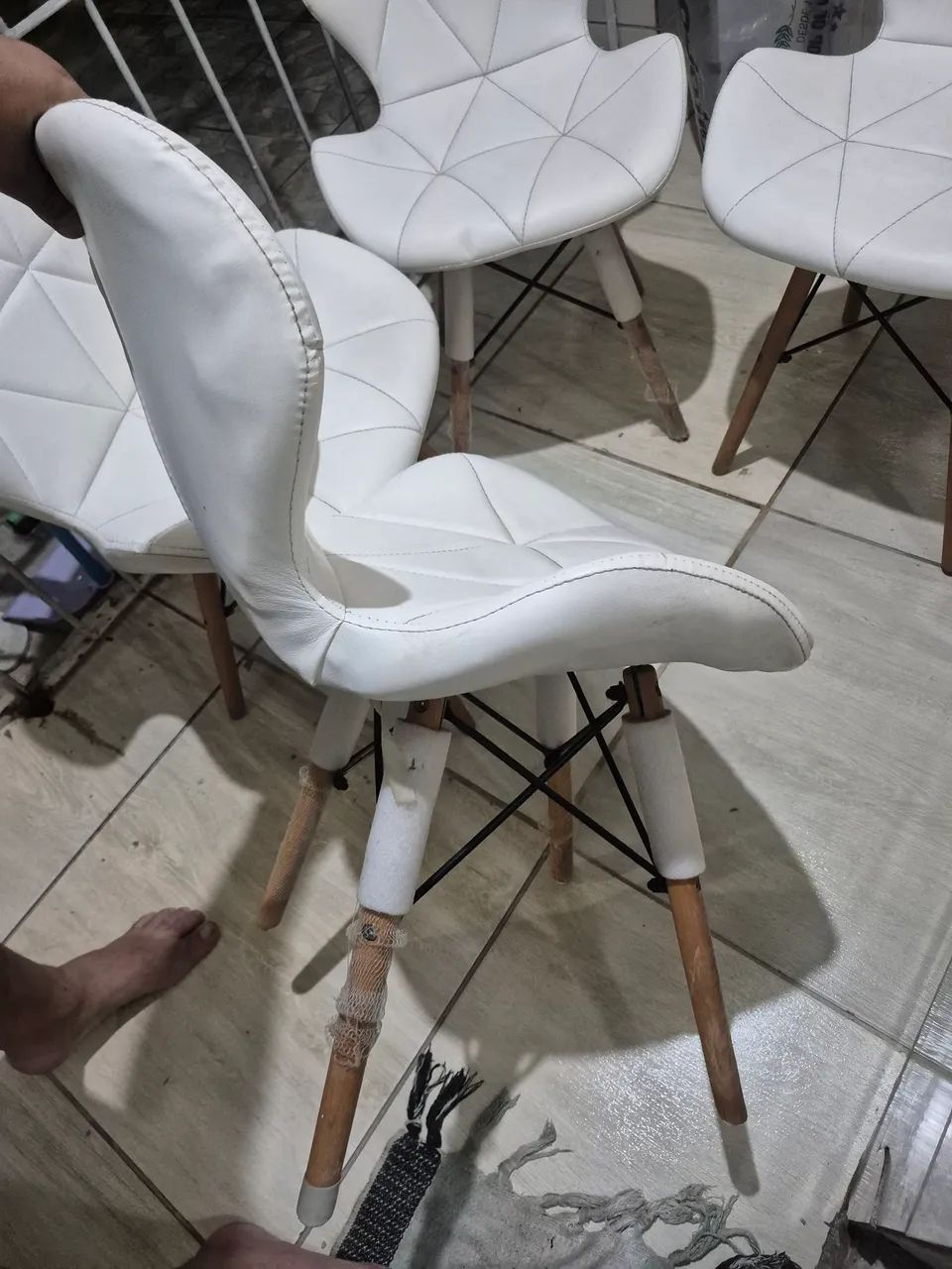 Kit com 4 cadeiras lindas Estilo Eames - Foto 4