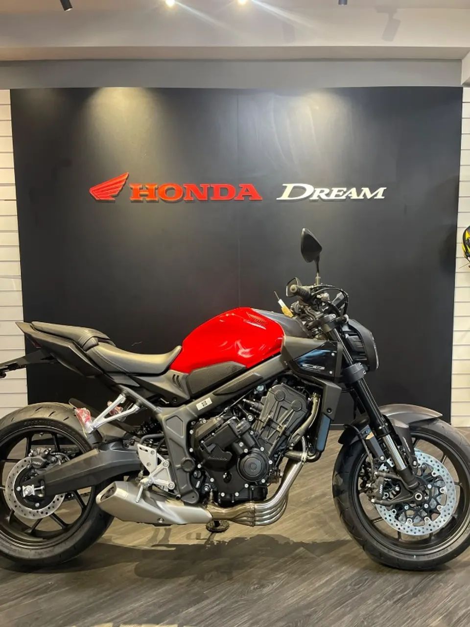 Honda CB 650R E-CLUTCH 2026 - Foto 2