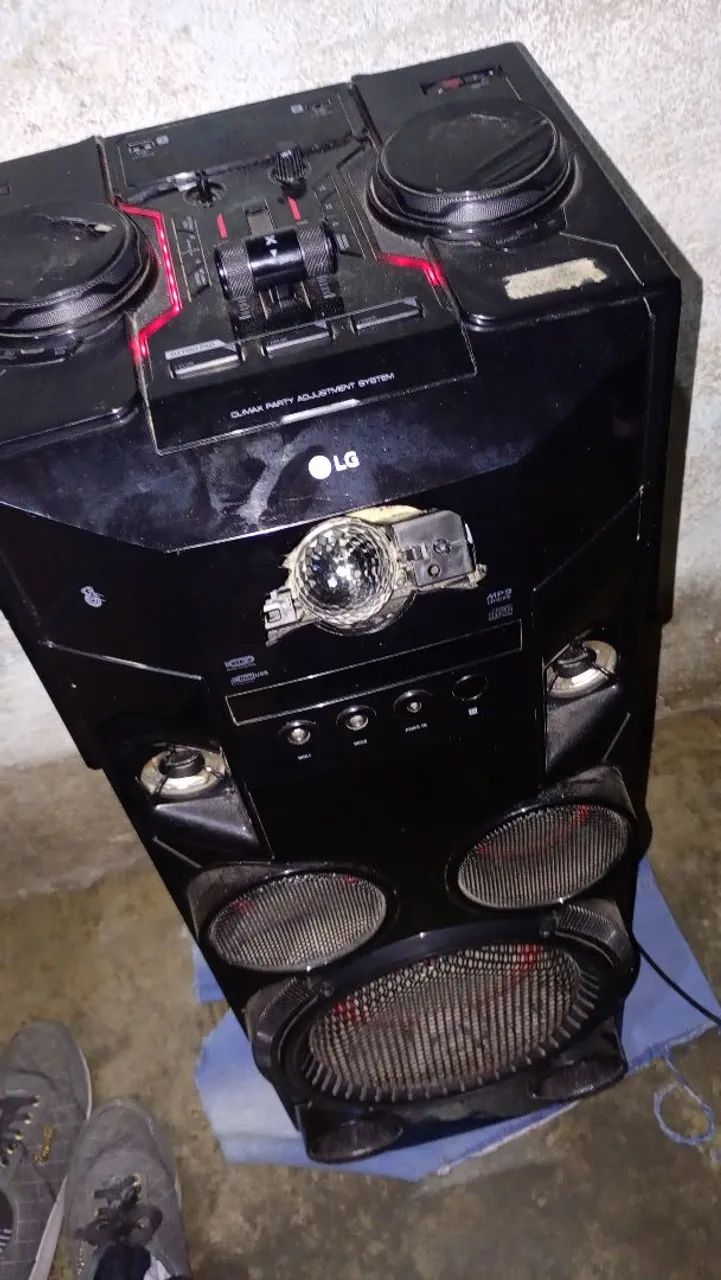 Vendo caixa de som lg com defeitos de quebrada mais está funcionando normal - Foto 3