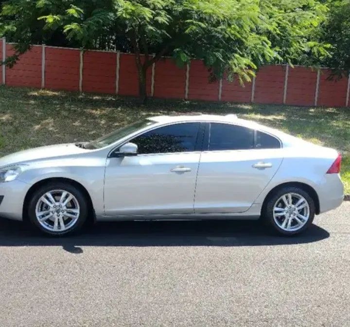 Volvo S60 S60 T-5 2.0 240cv 4p 2012