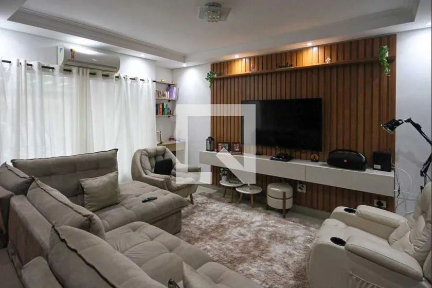 Casa à Venda - Jardim Teresa, 3 Quartos, 200 m2