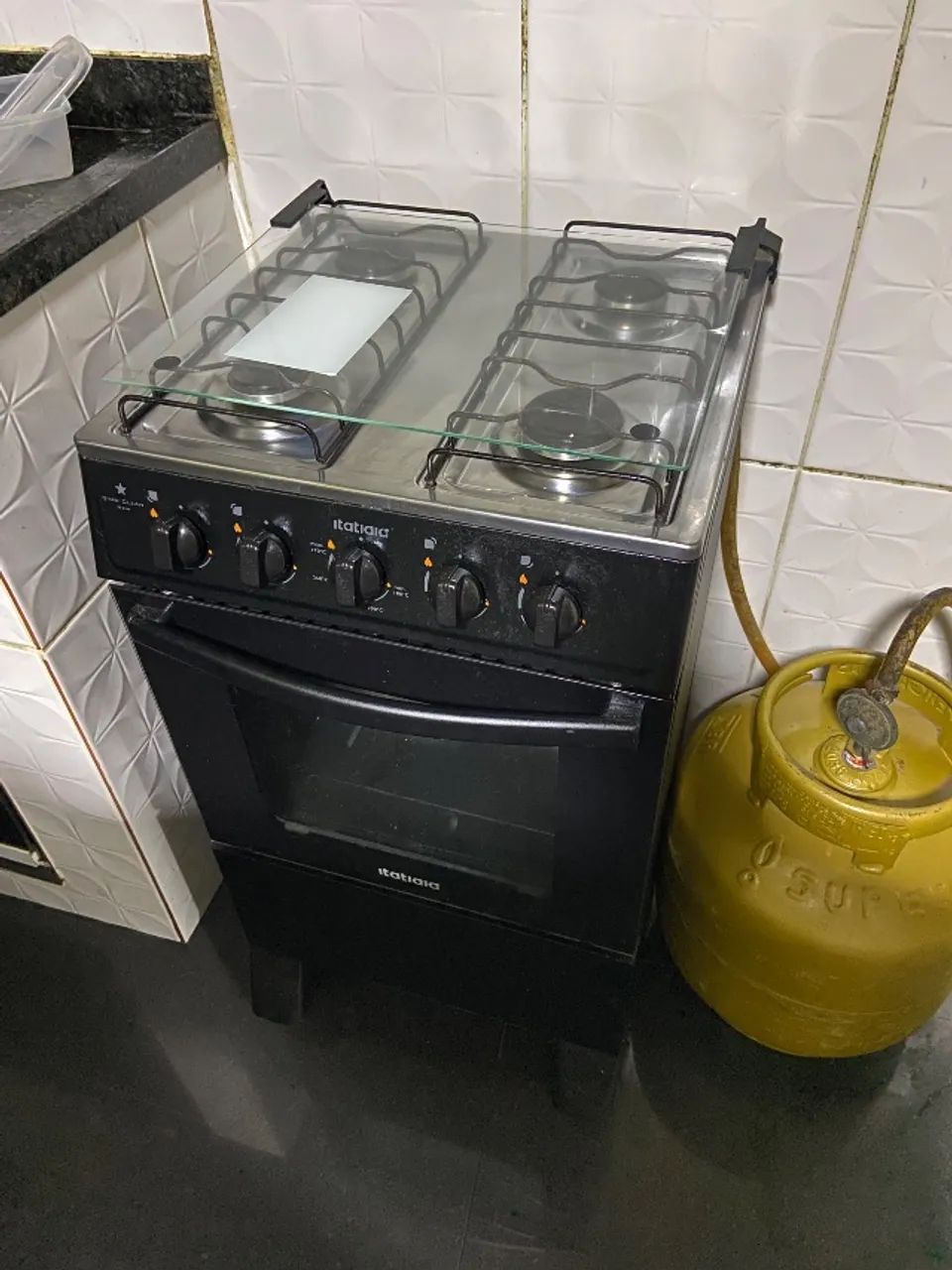 Fogão preto