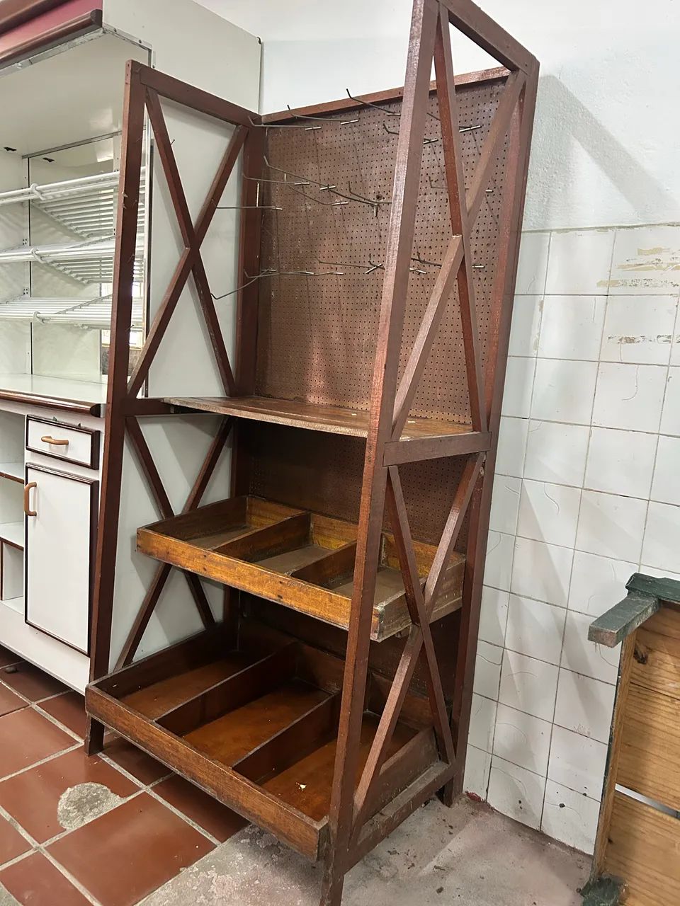 Expositor de madeira - Foto 2