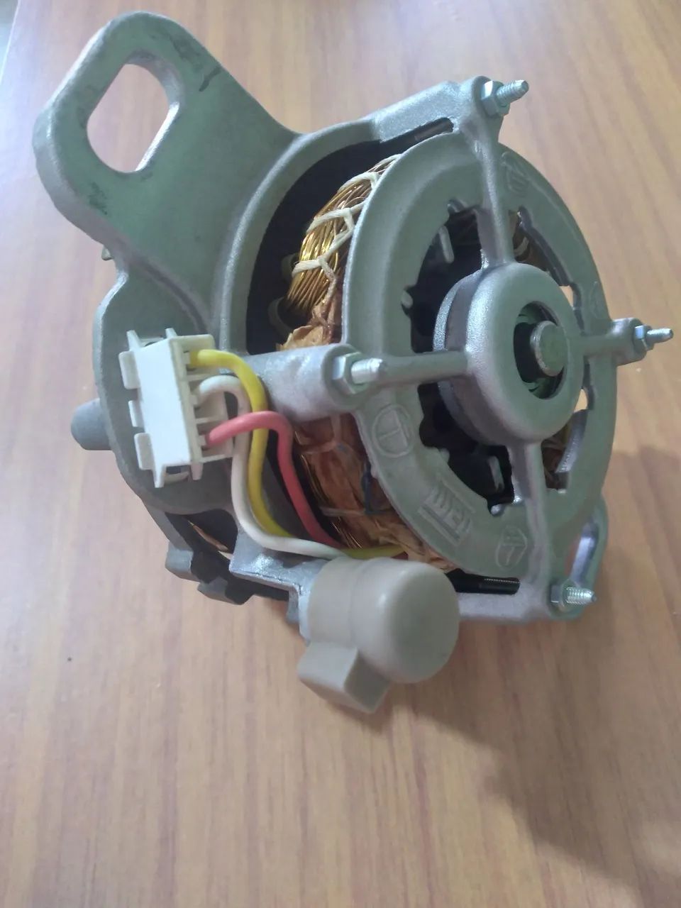 Motor de lavadora eletrolux Weg 1/4 cv  1610rpm  - Foto 4