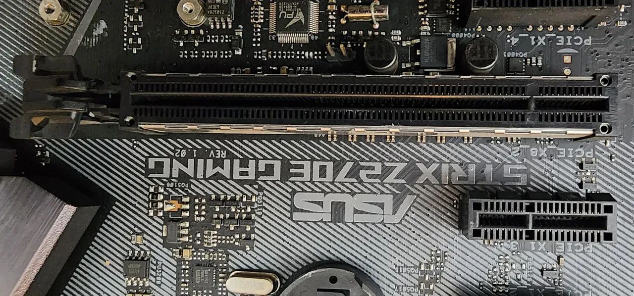 ASUS ROG STRIX Z270E GAMING -Excelente Estado - Defeito Apenas no