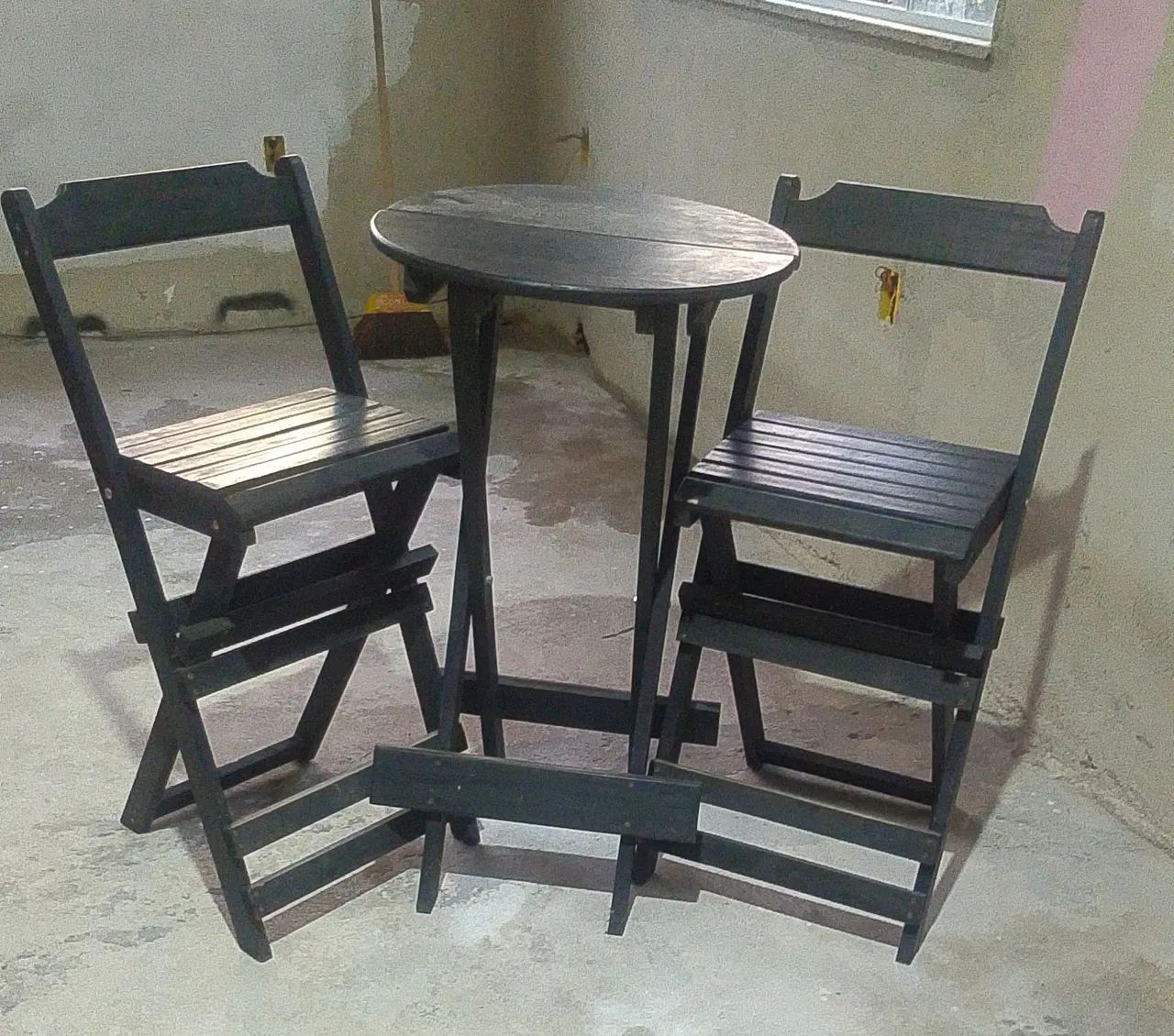 Mesa bistrô com 2 cadeiras 