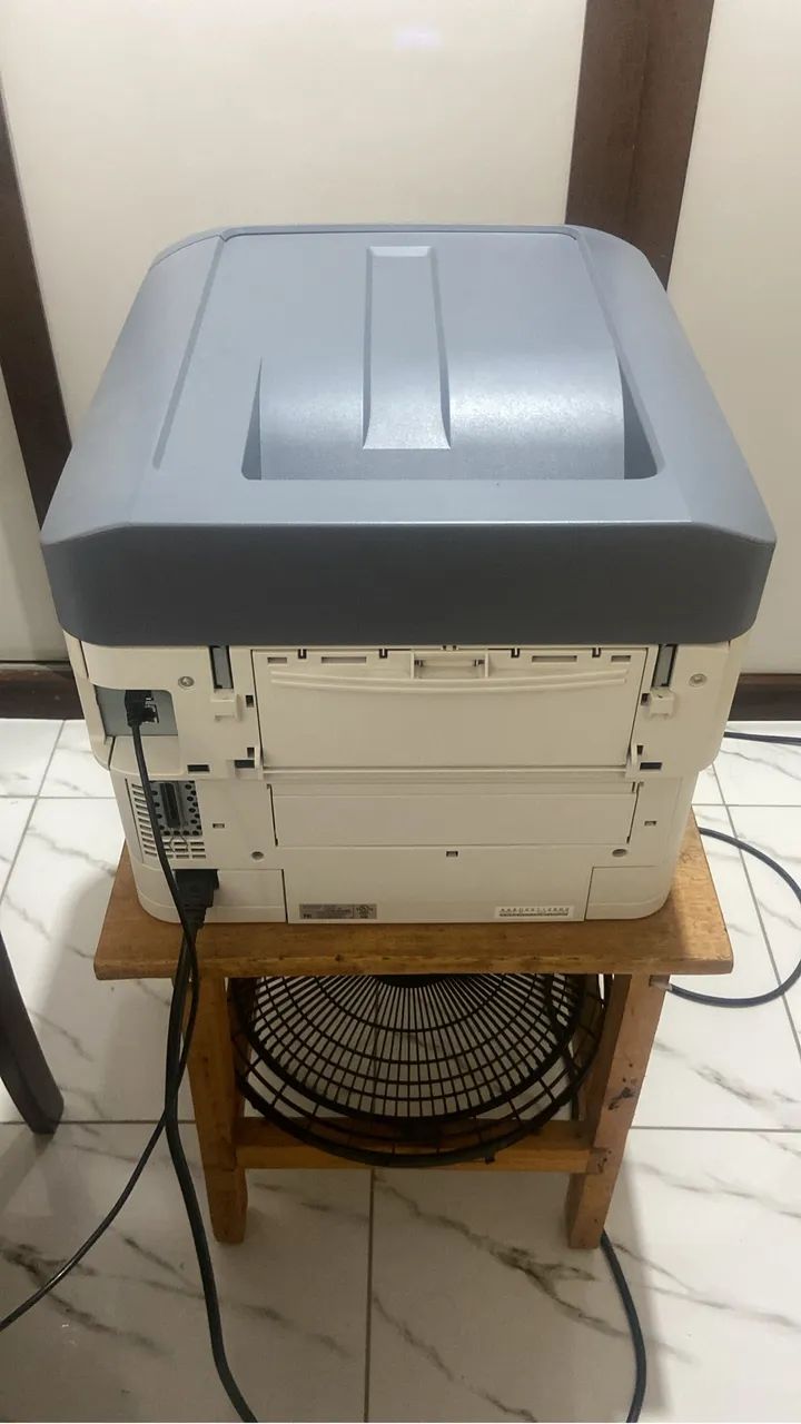 Vendo Impressora Okidata C711WT Toner Branco - Foto 2