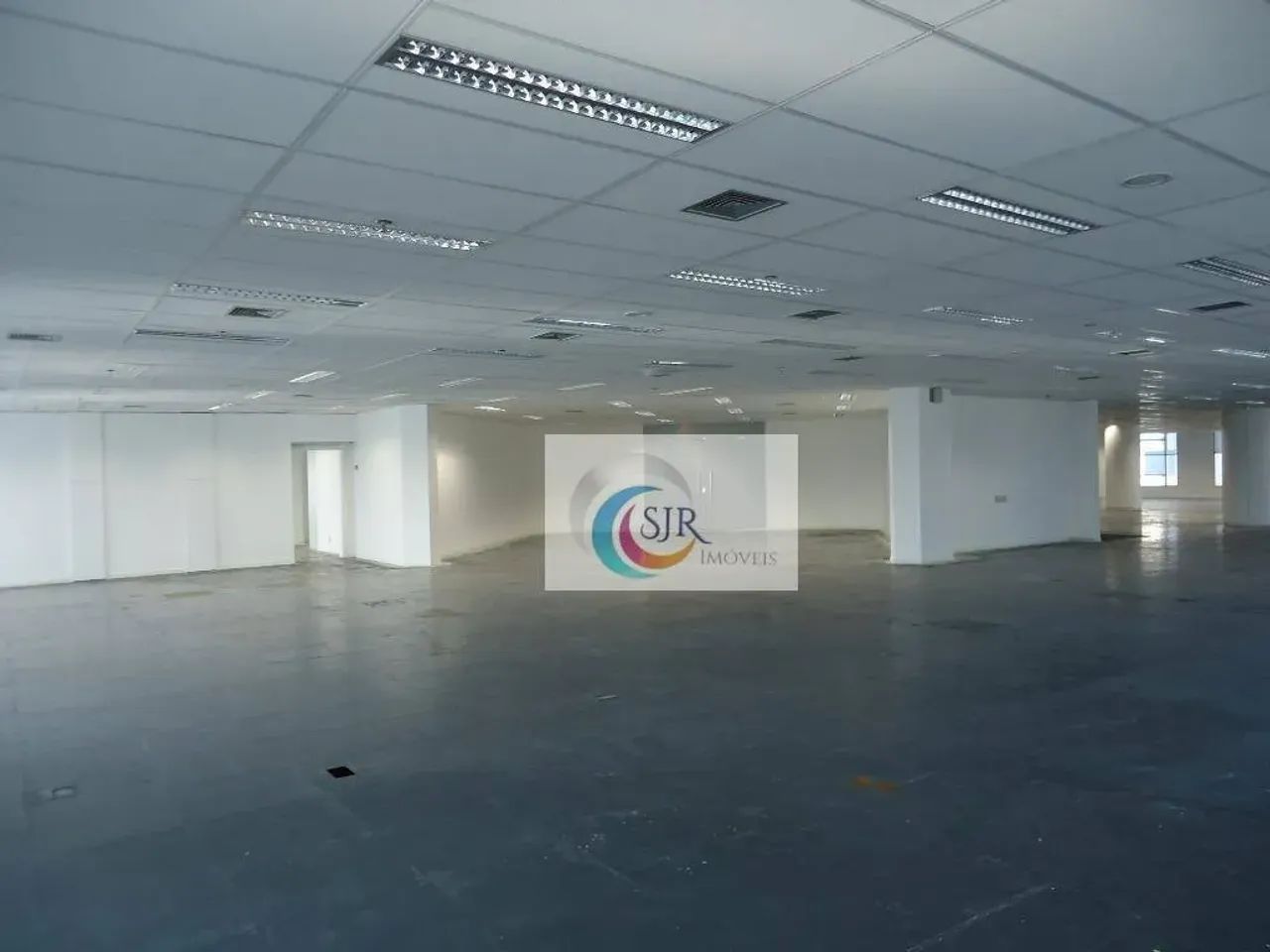 Conjunto para alugar, 520 m² -Piso elevado, forro e calhas de iluminação 4 banheiros Quase - Foto 10