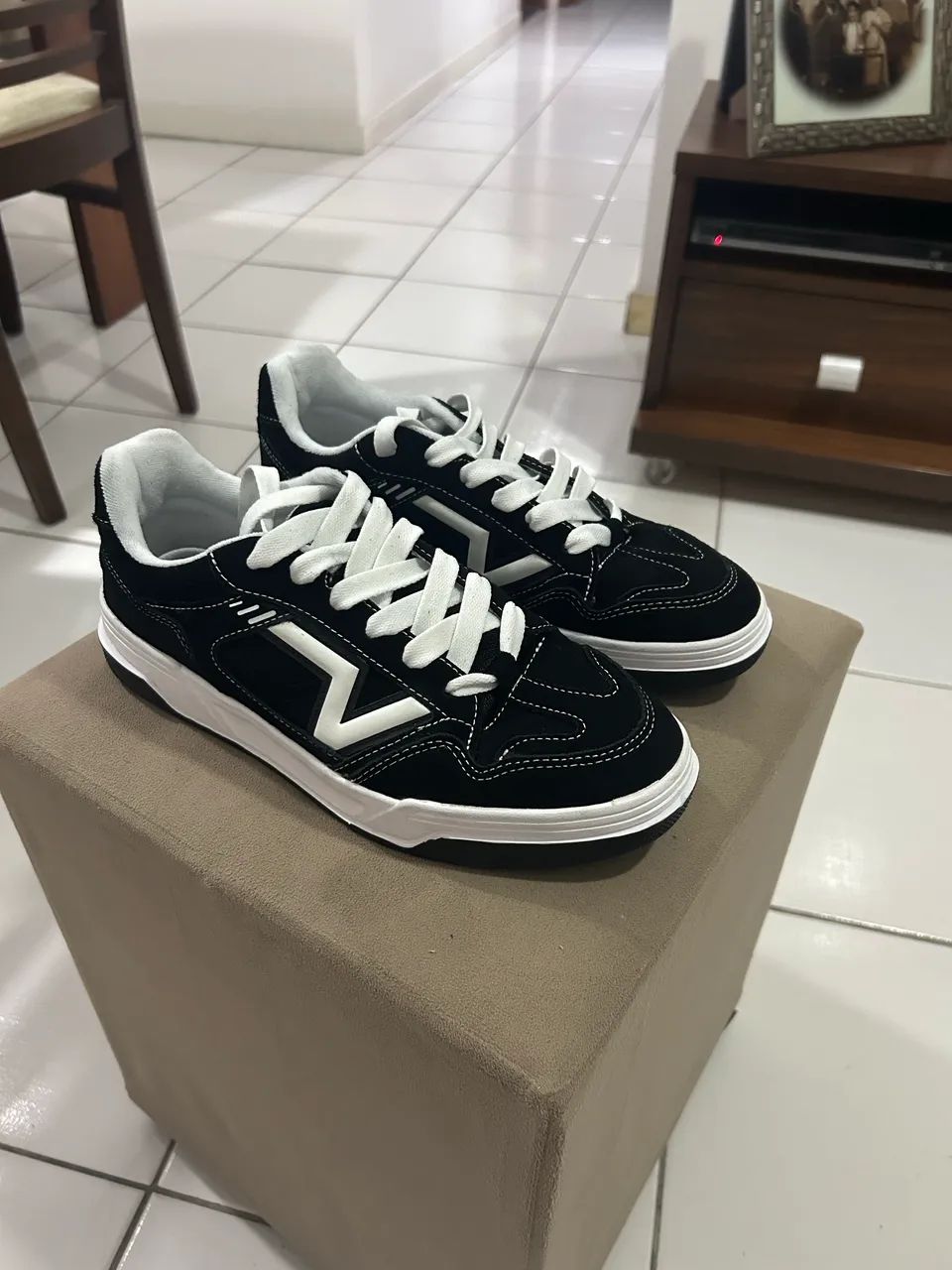Tênis Vans Upland Suede Black True White - Foto 3