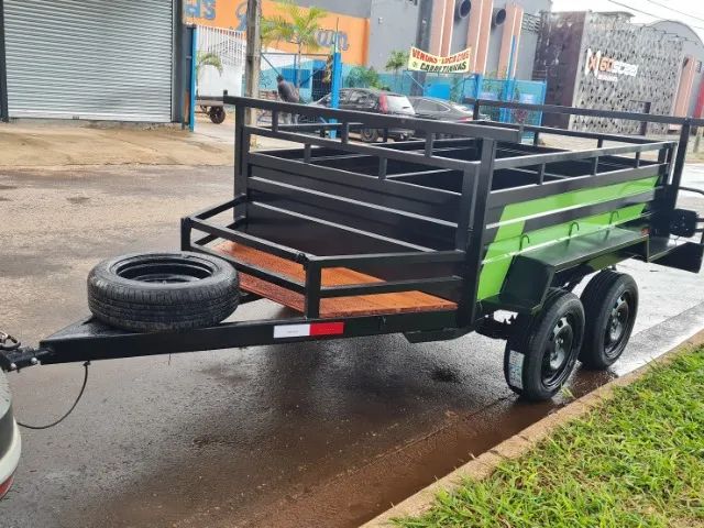 "Carreta comprimento  2.50 de  mt por 1,50 Largura mplacamento $ 9800 somente essa semana"