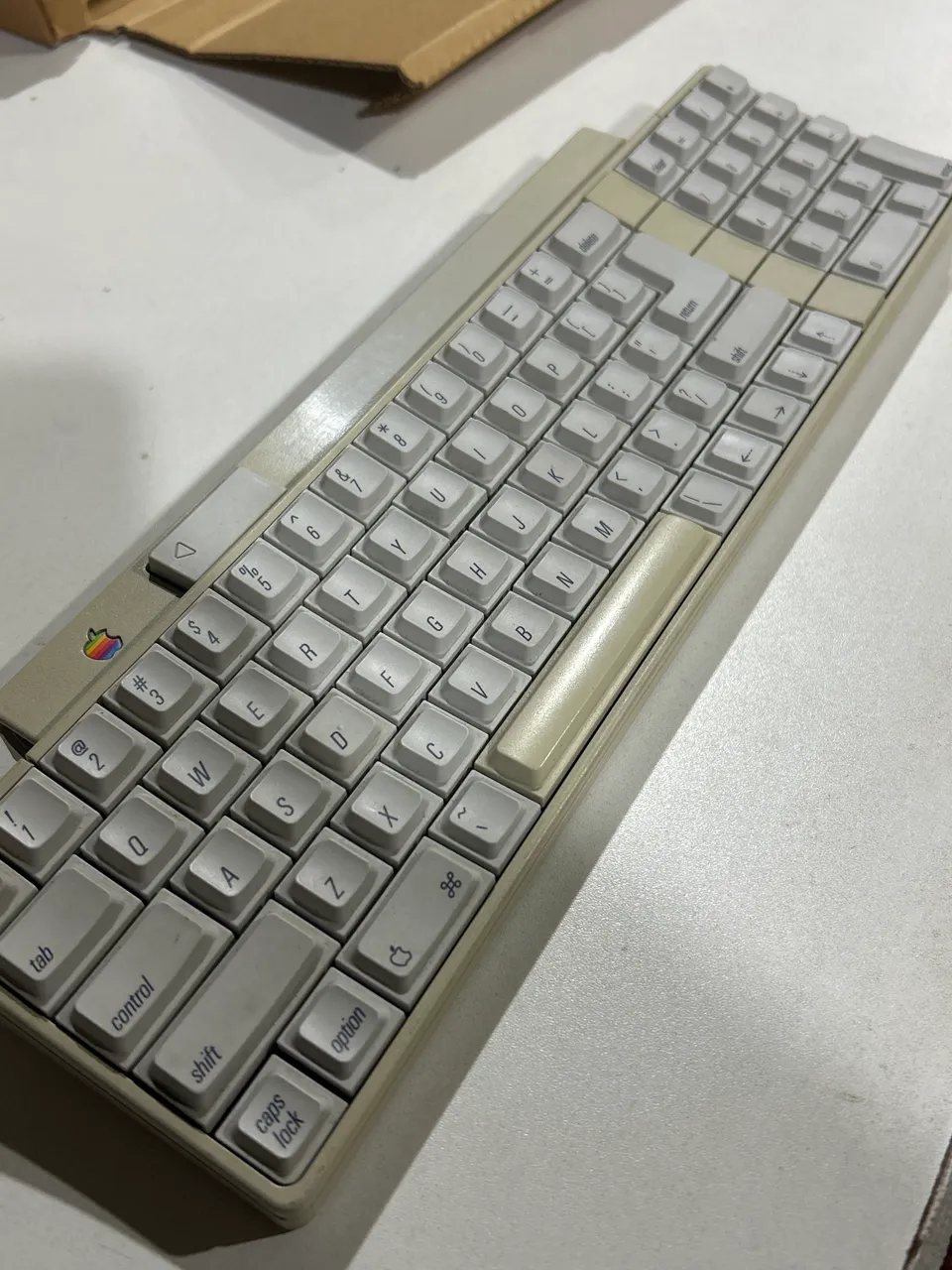 Teclado Apple Wired Keyboard A1243 com Numérico - Alumínio