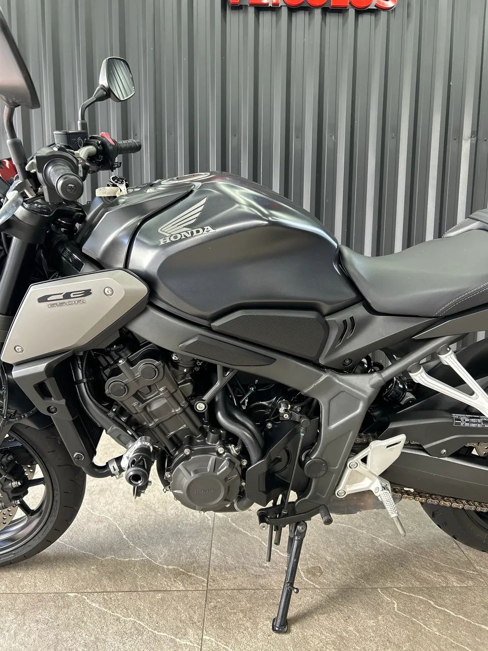 CB 650R 2024  - Foto 3