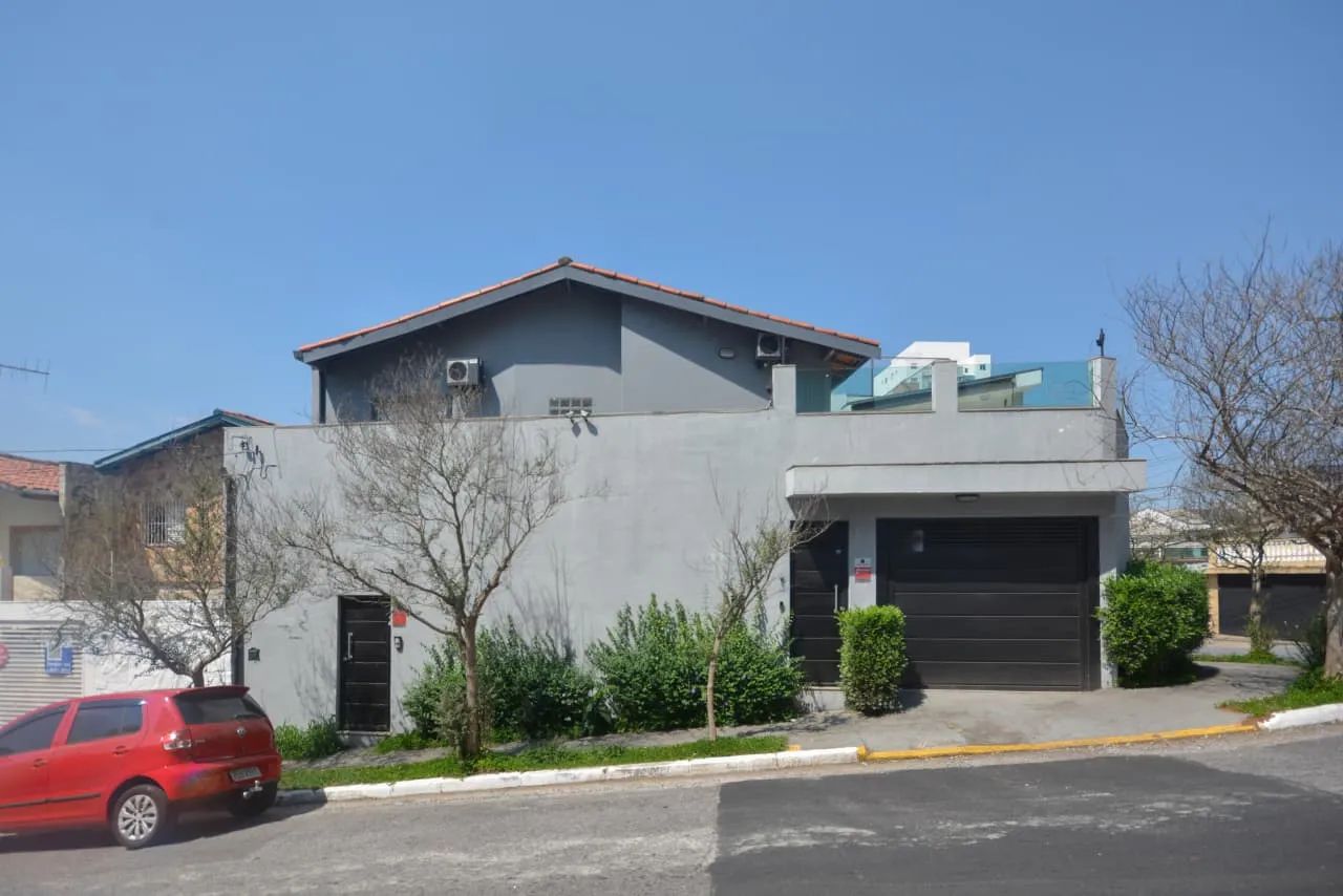 Casa comercial na Rua Miguel Andrade Roque, 13  220 m²