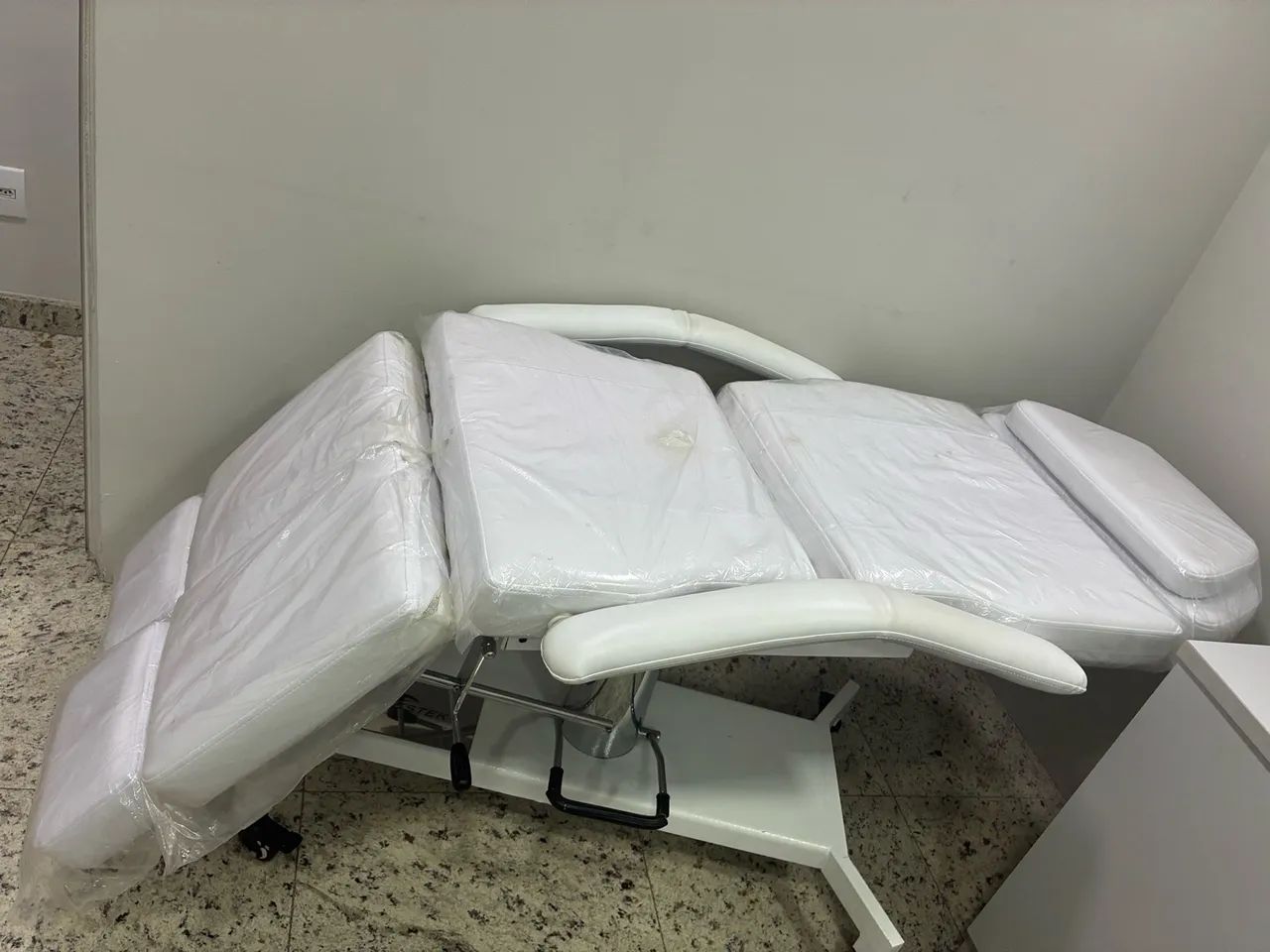 Cadeira de podologia  - Foto 3