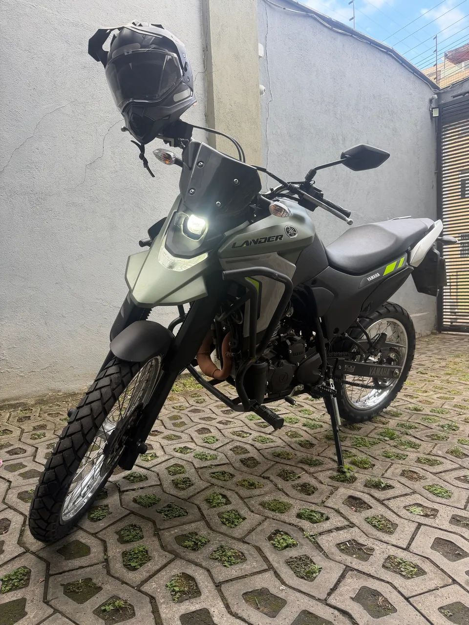 YAMAHA LANDER