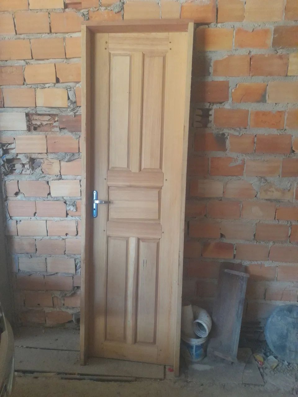 Porta pra banheiro nova com castilho e fechadura - Foto 2