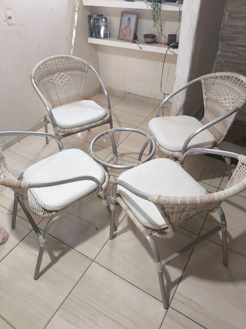 Conjunto de centro 4 cadeiras