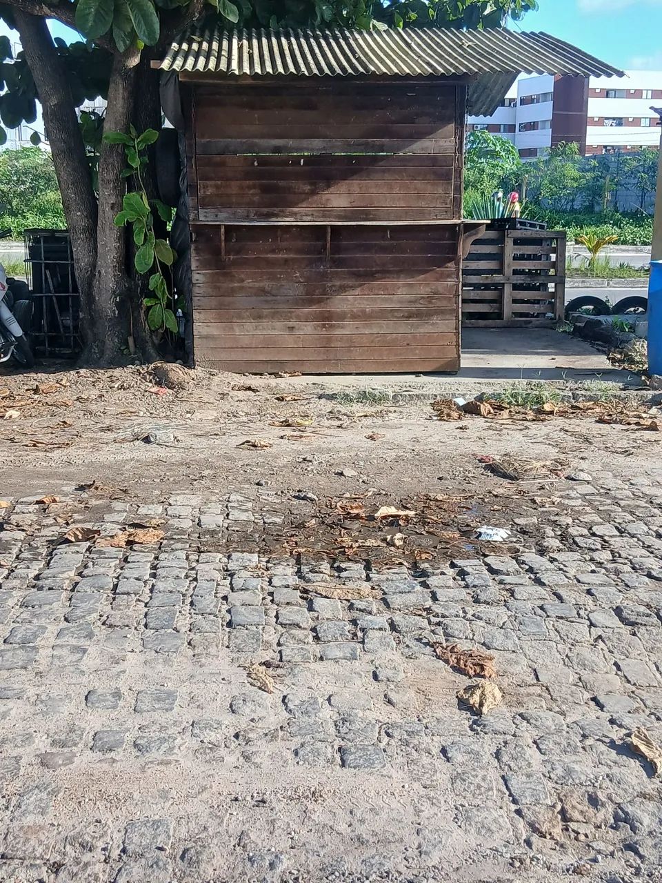 Vendo quiosque de Madeira