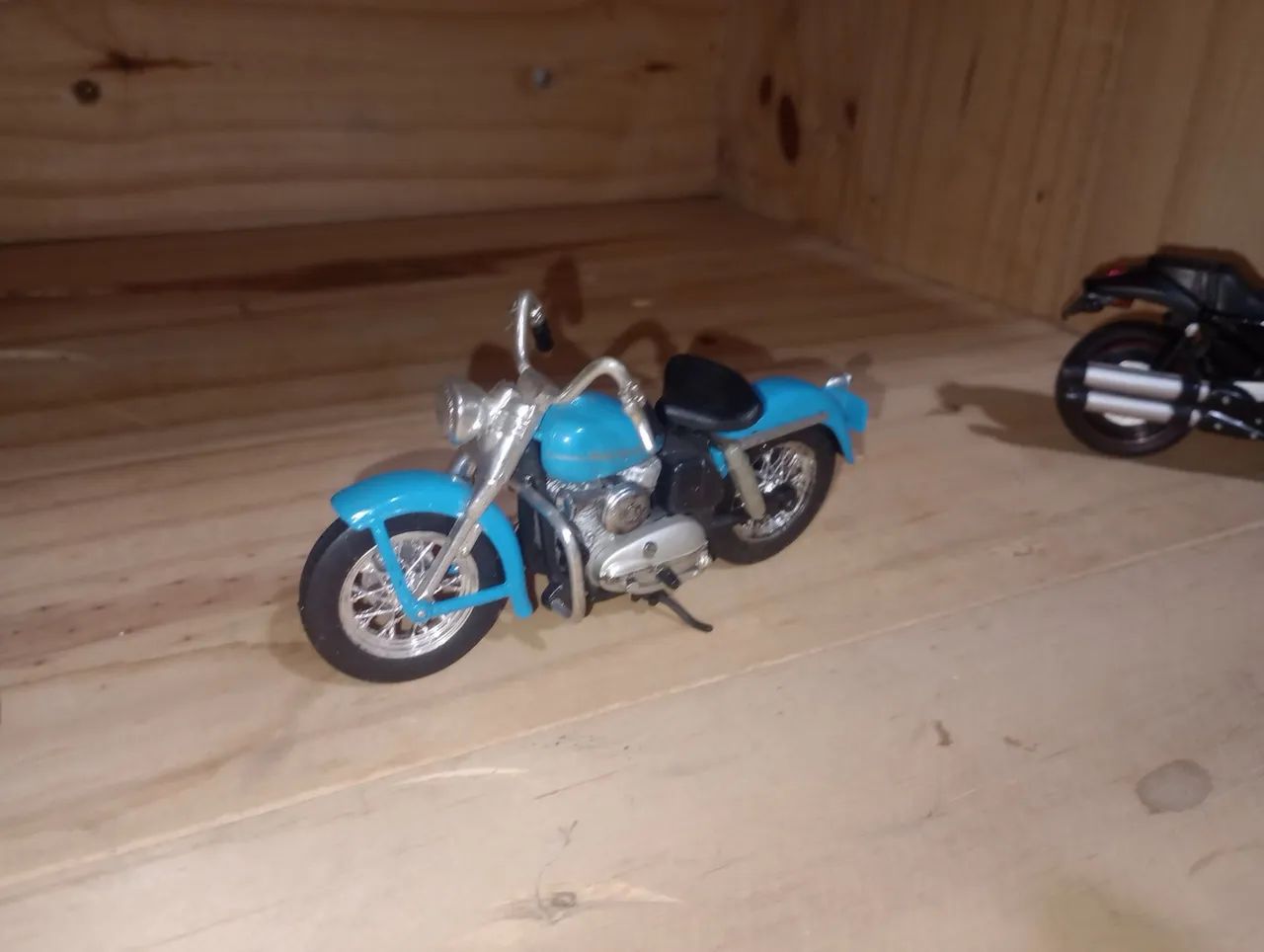 Miniaturas motos e bonecos 300 - Foto 3