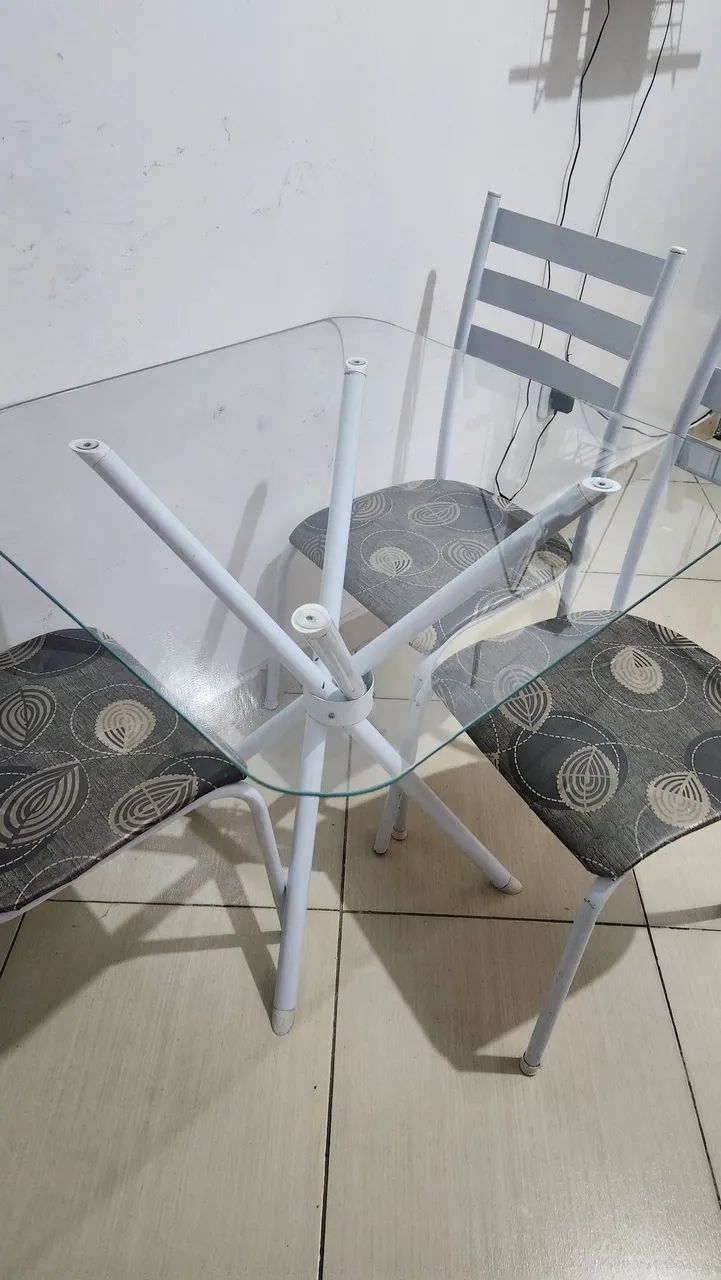 Mesa se vidro com 3 cadeiras - Foto 3