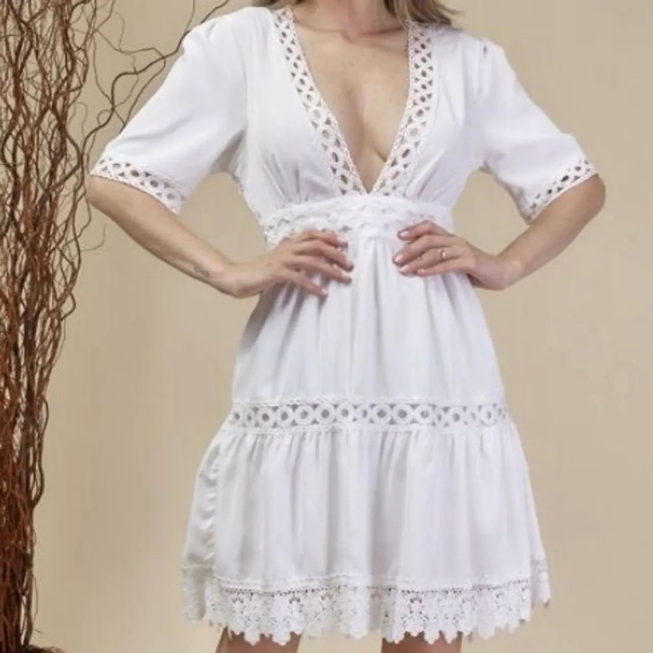 Vestido branco rendado com decote em V - blanche tamanho G  - Foto 3