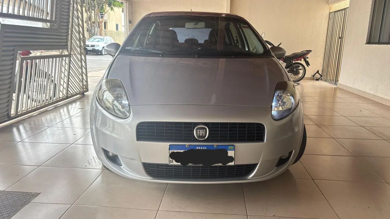 Fiat Punto Punto ATTRACTIVE 1.4 Fire Flex 8V 5p 2011