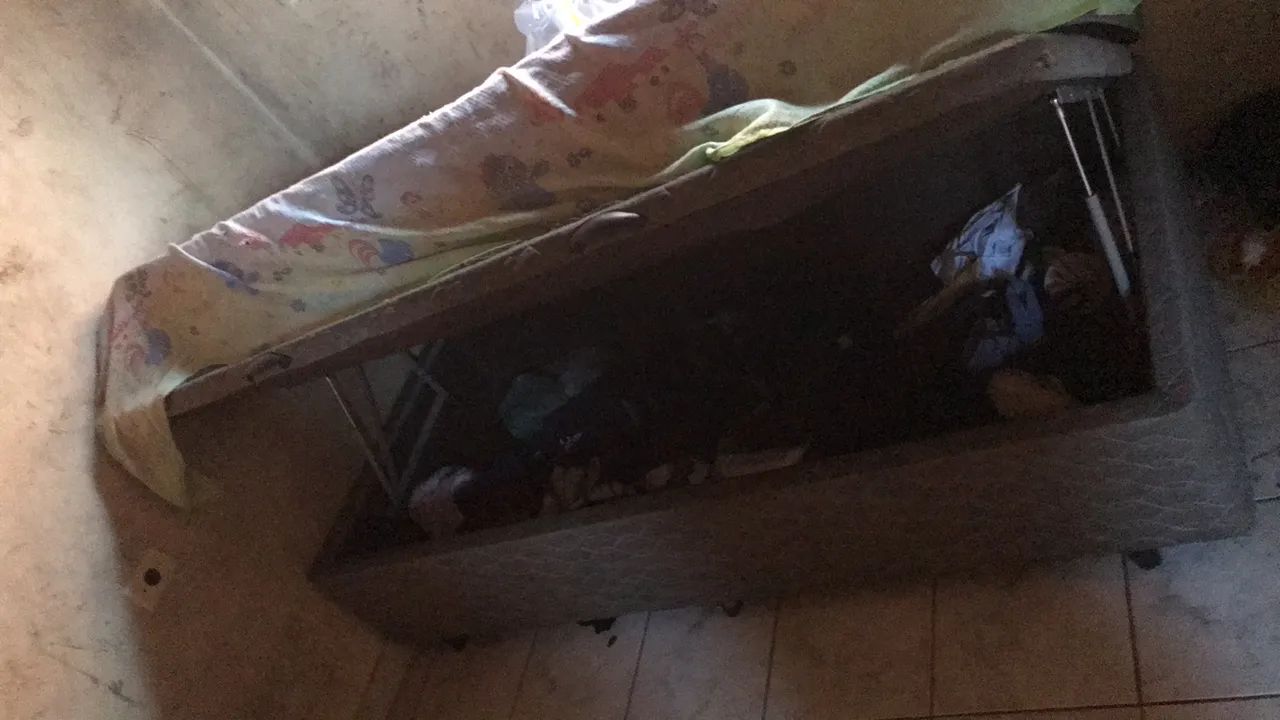 Cama box solteiro, o colchão é usado e precisando de higienização - Foto 2