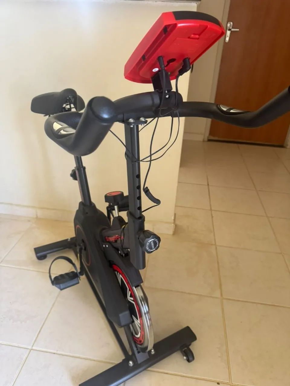 Vendo Bicicleta Ergométrica semi nova - Foto 4