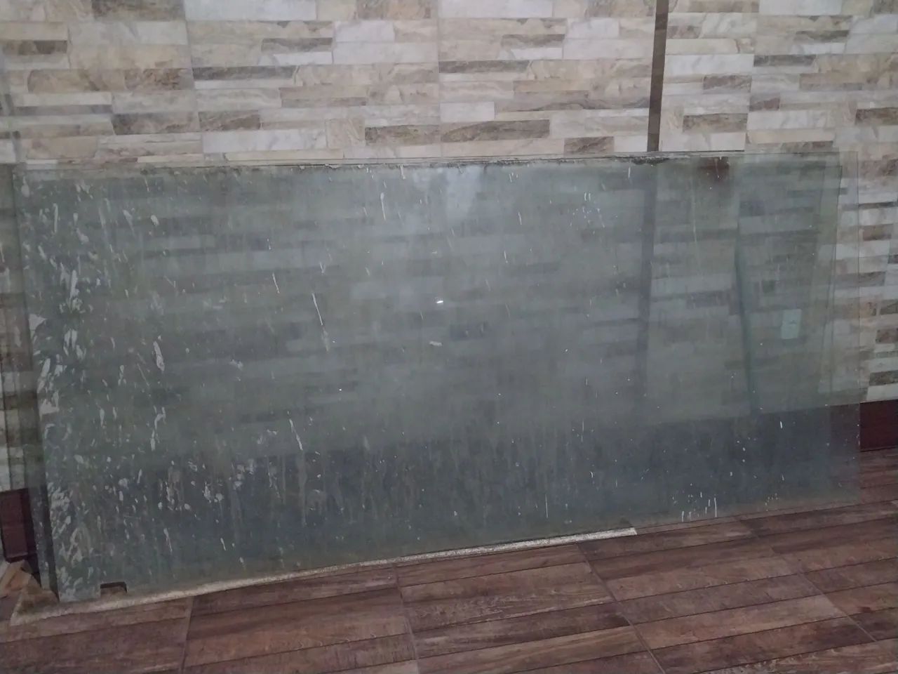 Vendo 2 vidros baratinho só  para desocupar  espaço. 