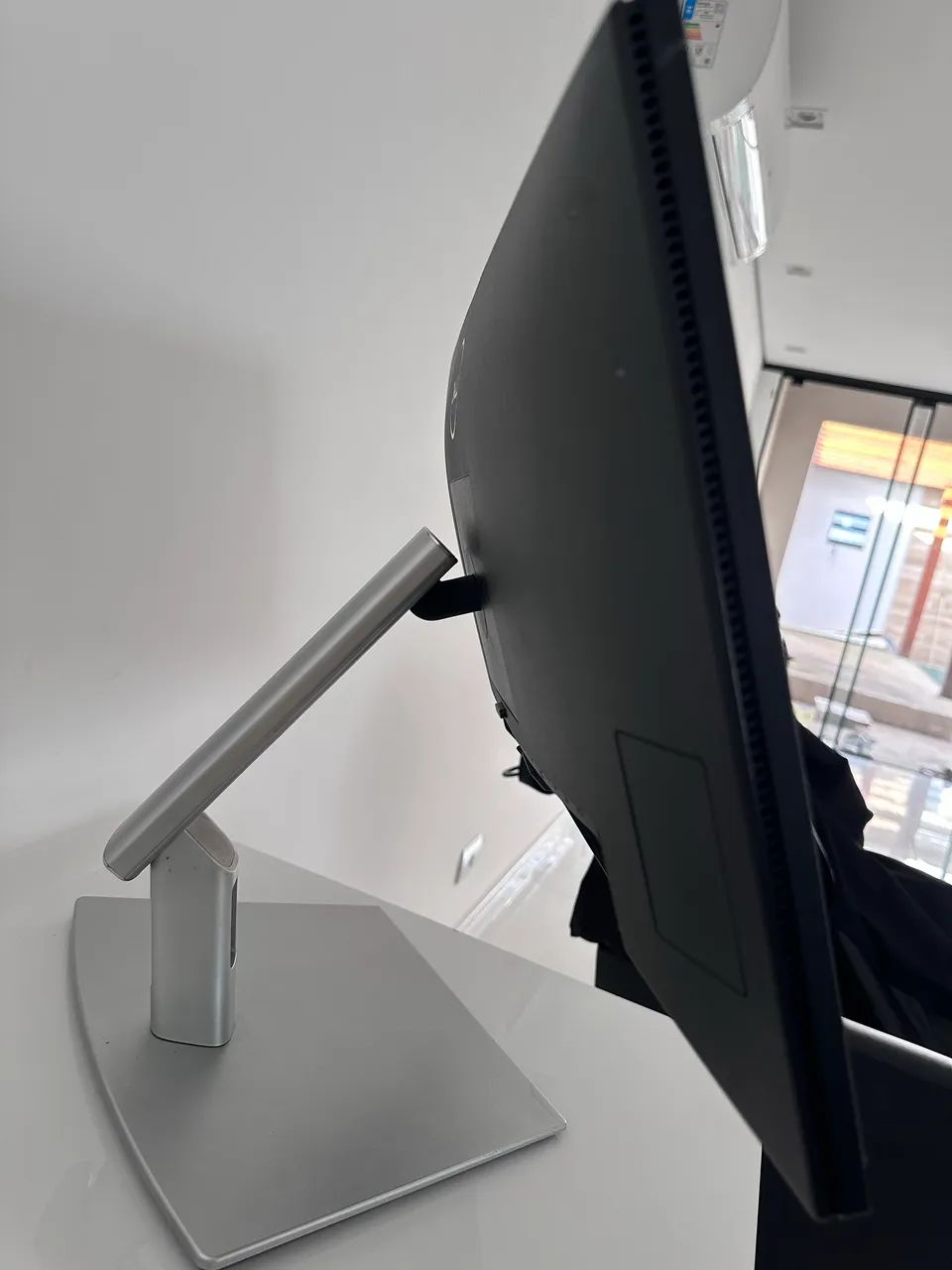 Monitor Dell Touch Screen De 23.8 Com Hub Usb-c P2424ht - Foto 2